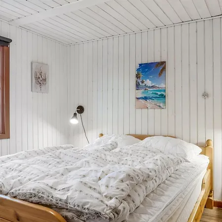 Kaj - 170m To The Fjord By Interhome
