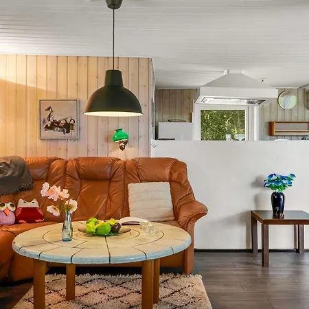 Kaj - 170m To The Fjord By Interhome